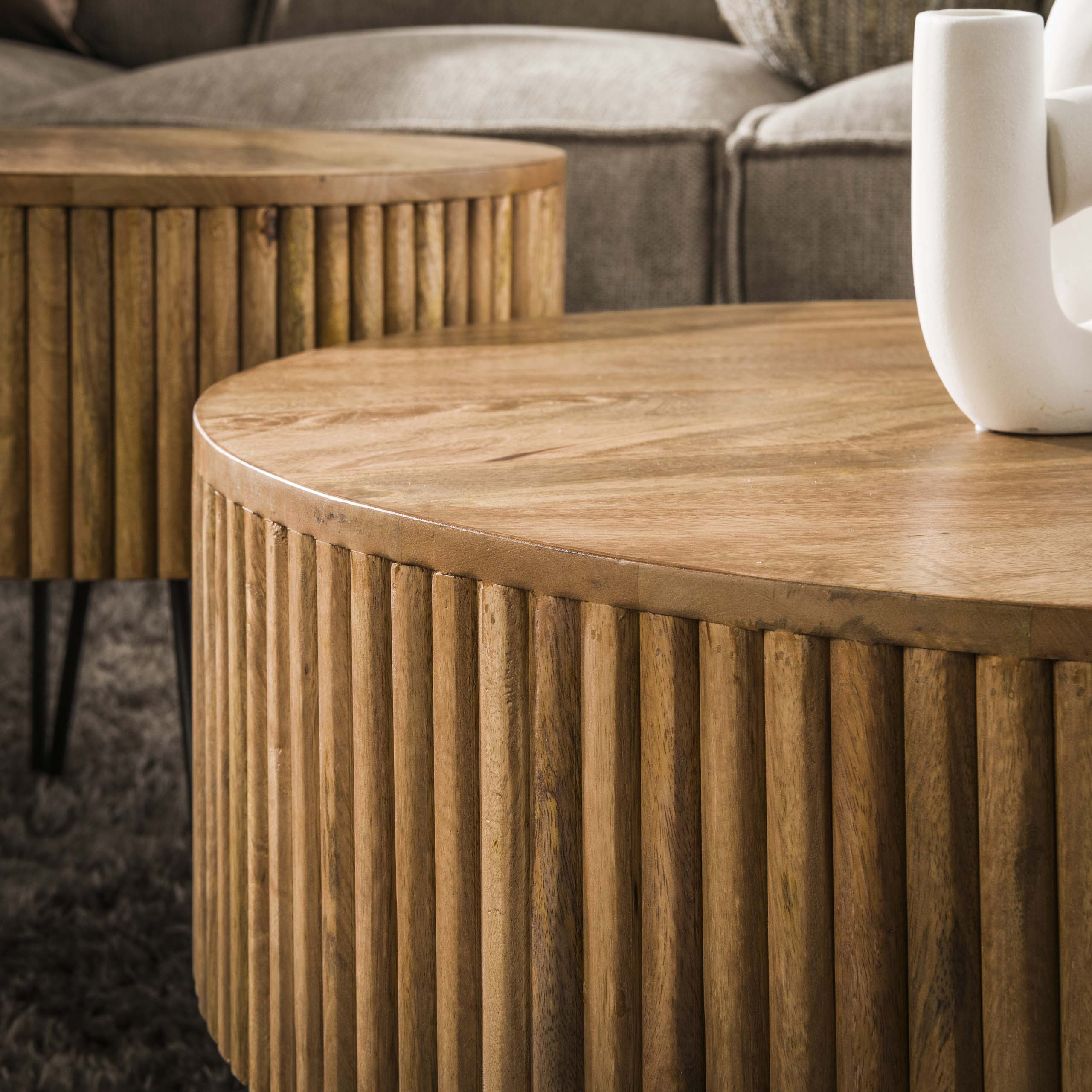 Wavera zand massief mango rond salontafel - set van 2