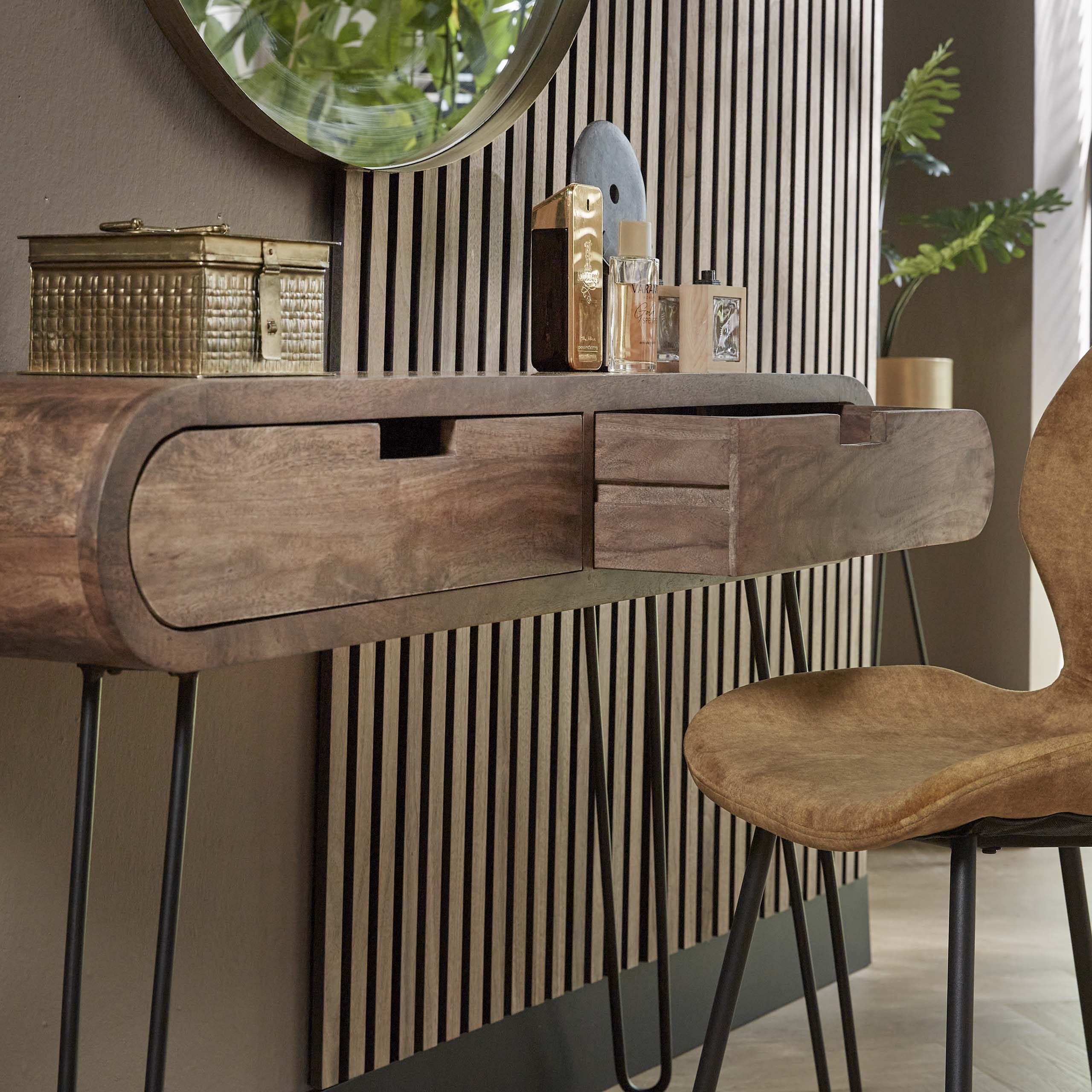Savira zacht zand massief mangohout sidetable met 2 lades