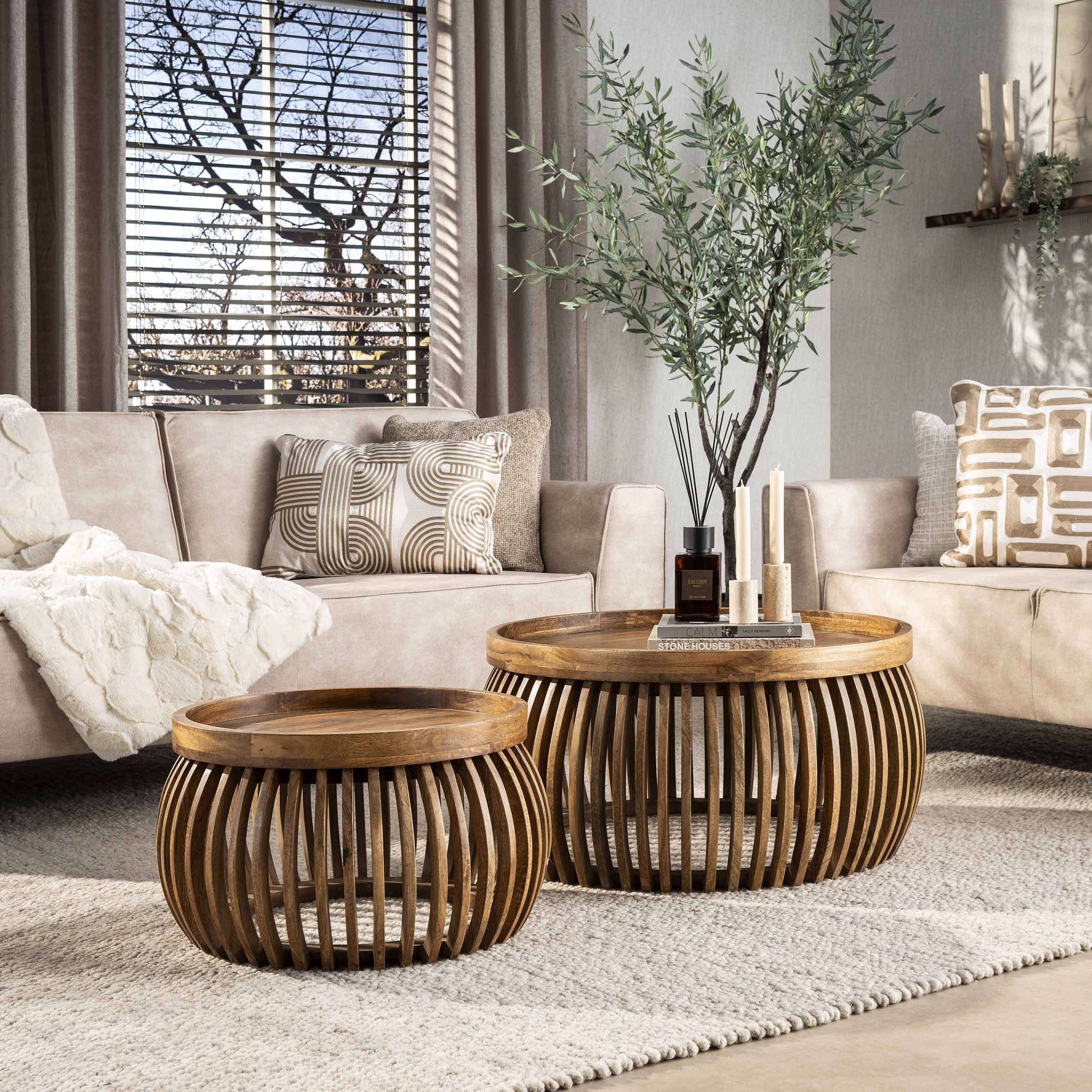 Trevano zandkleurig massief mango gebogen salontafel - set van 2