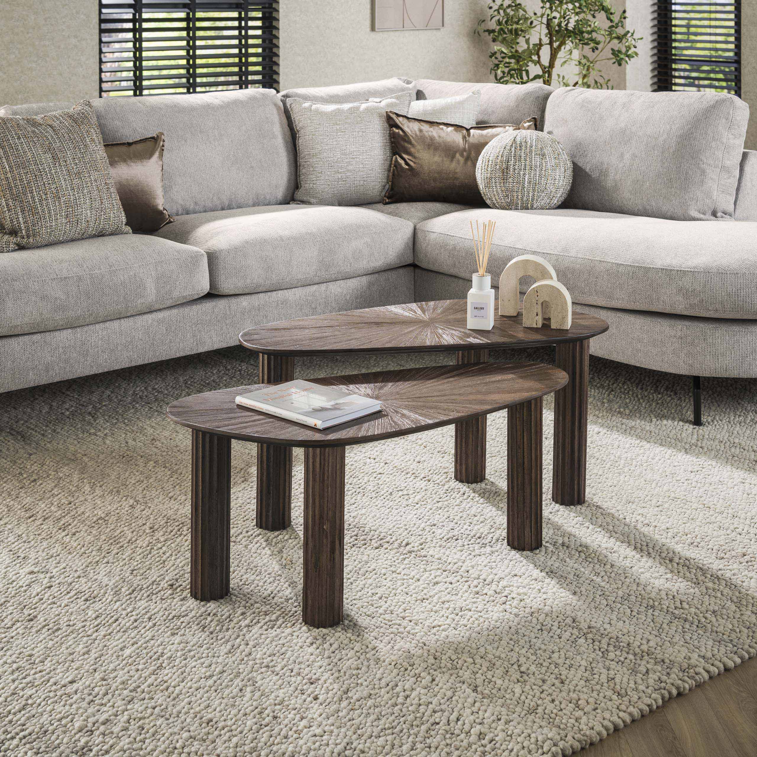 Mayora espresso massief teakhouten organische salontafel - set van 2