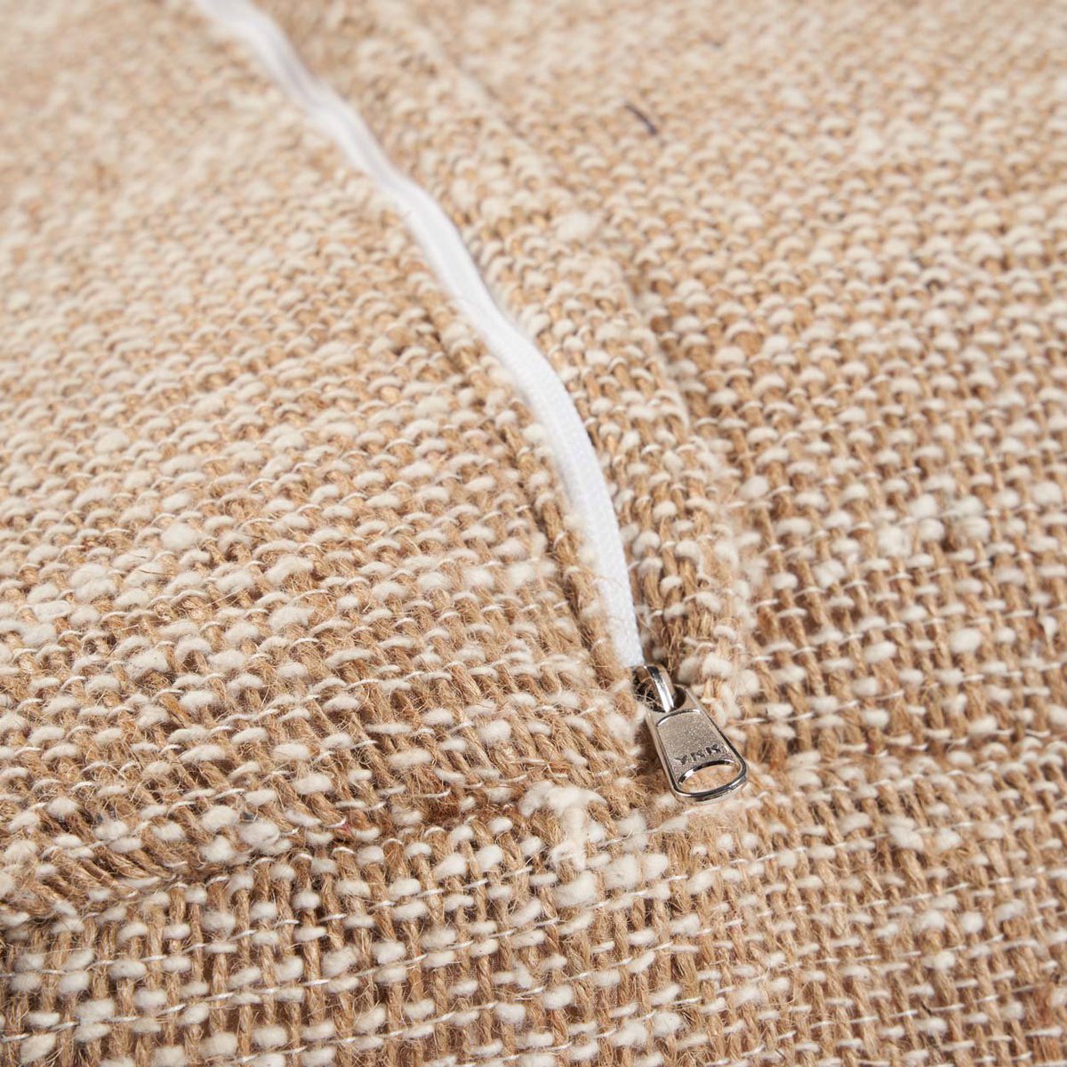 Comfortabele beige katoenen poef