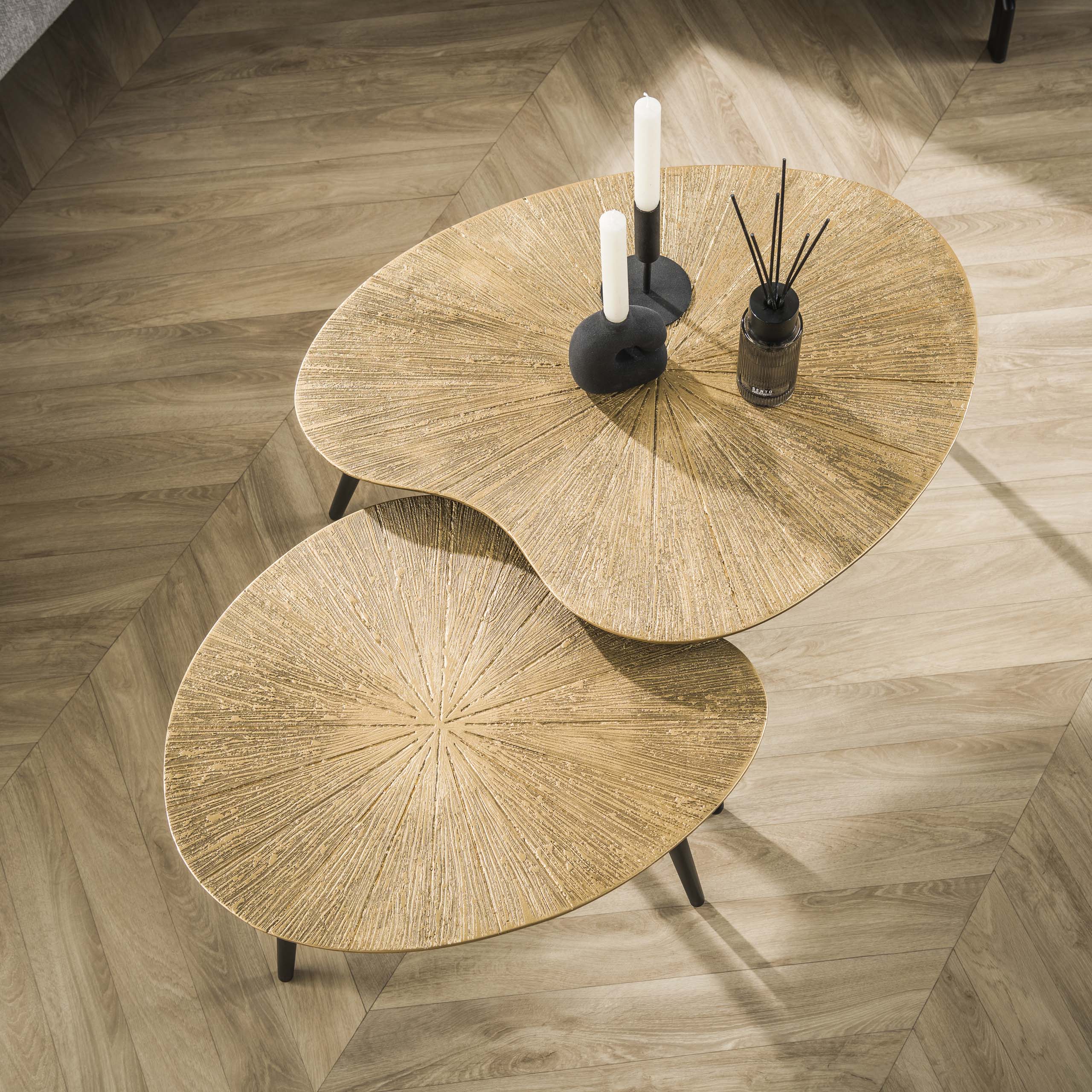 Rayven antiek goud niervormige salontafel - set van 2