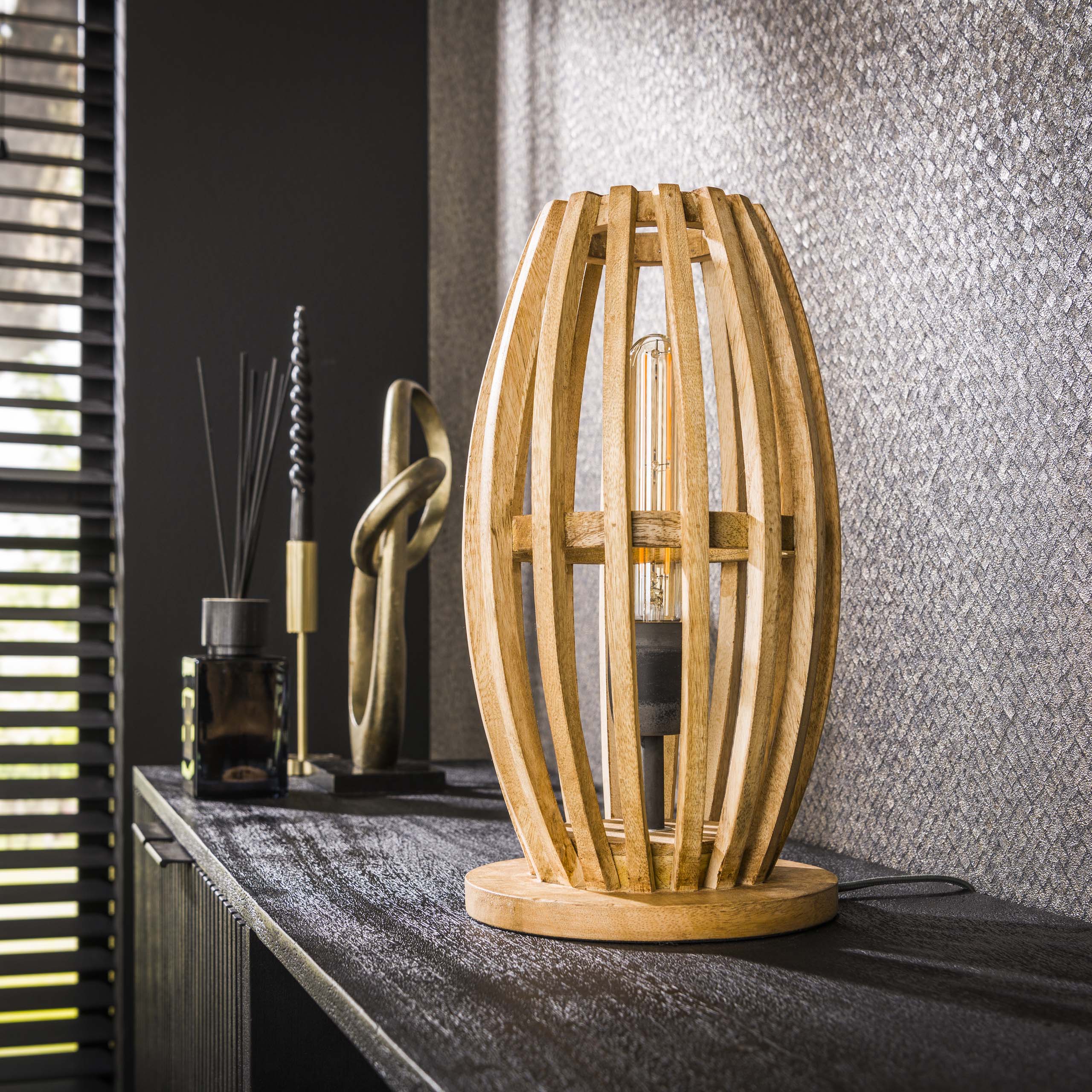 Orbira tafellamp met 1 lichtpunt van massief mangohout