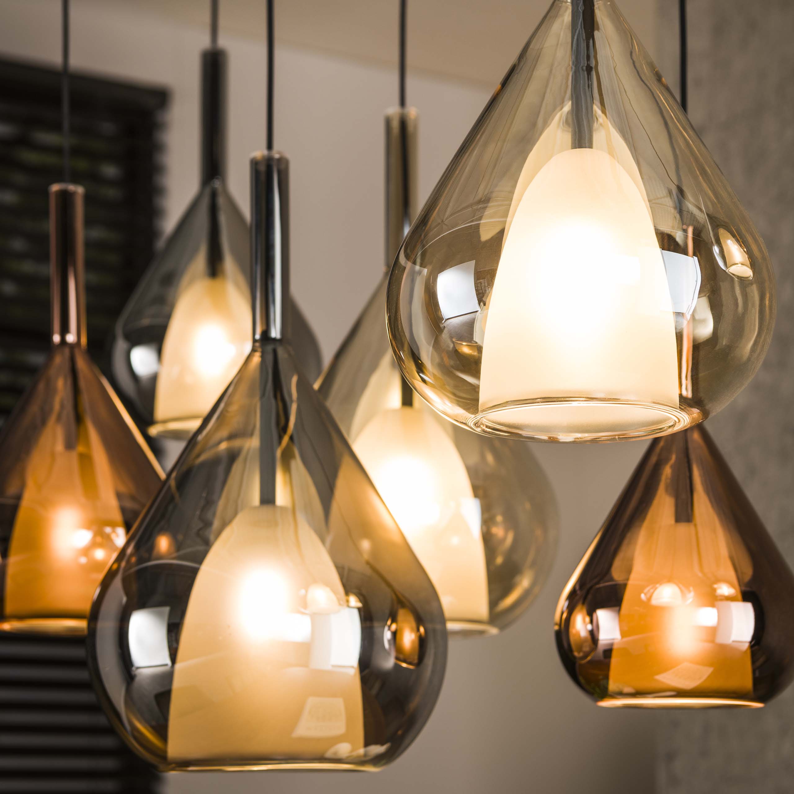 Wingora 4+3-lichts - Zwarte hanglamp