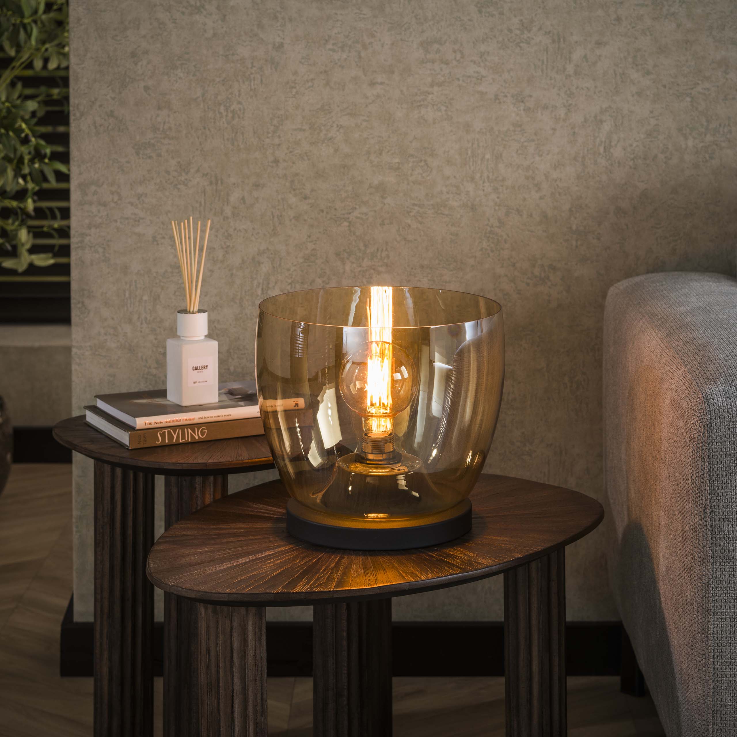 Upara L 1-licht - amberglazen vloerlamp