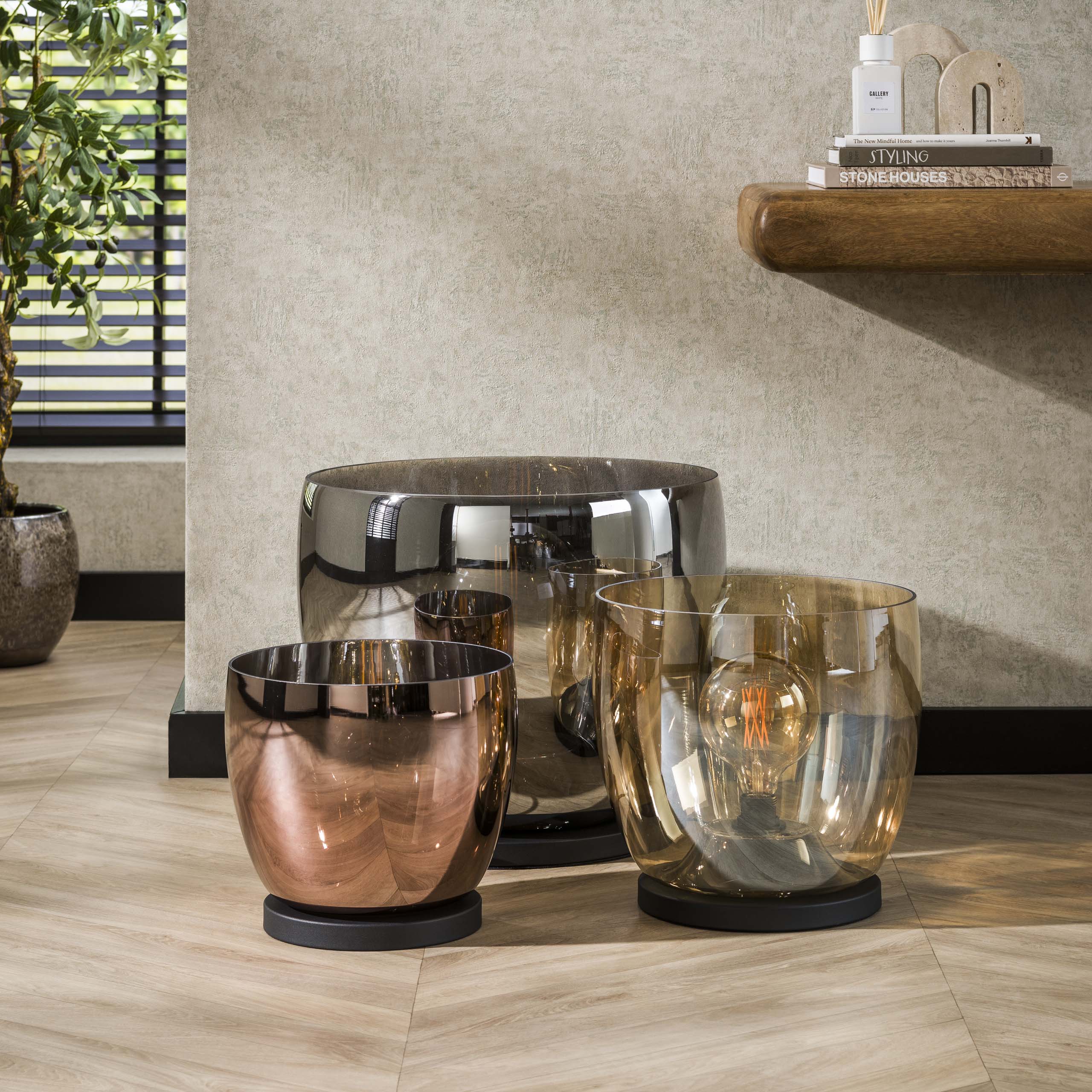 Upara XL 1-lichts - vloerlamp van koperkleurig glas