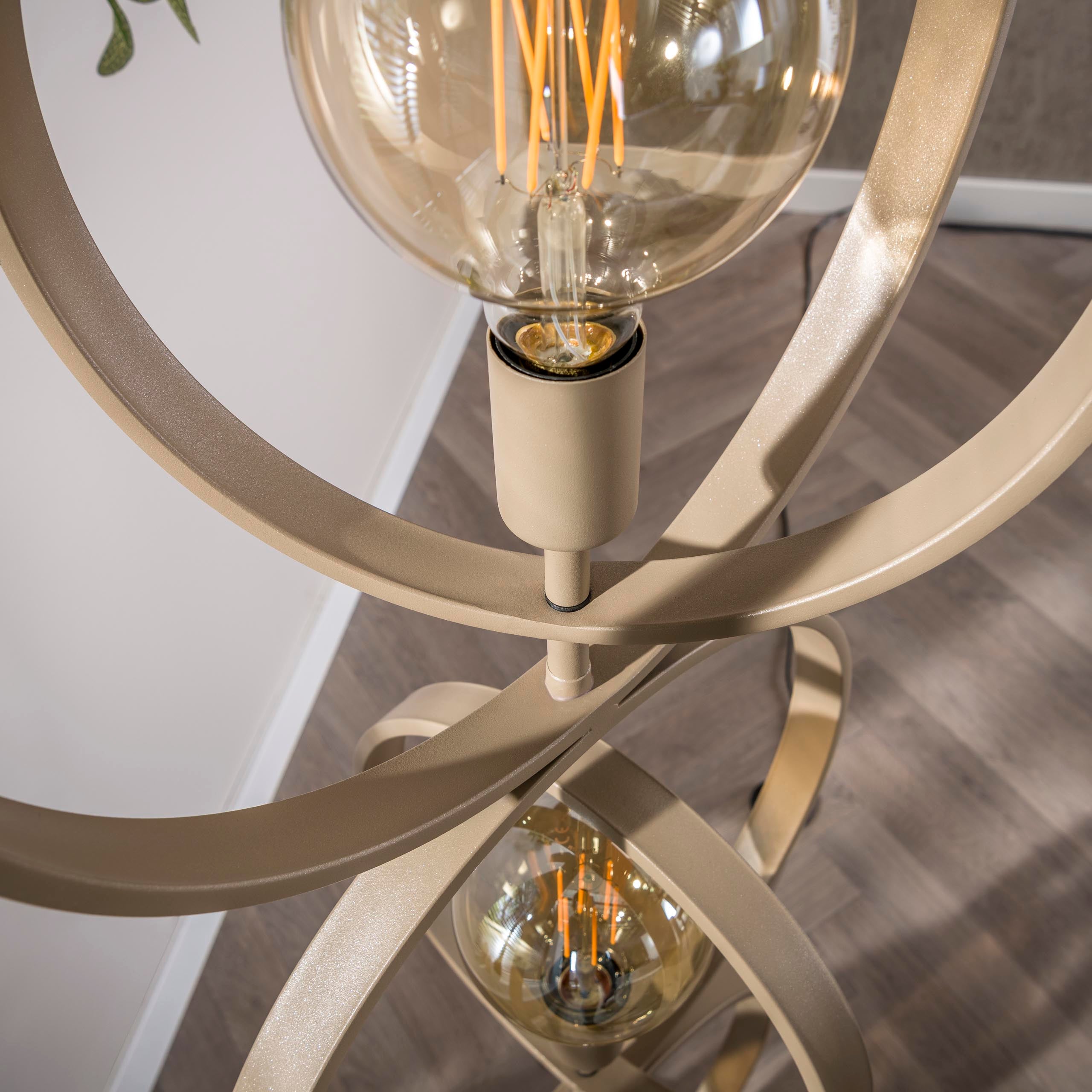 Turnara 3-lichts - beige vloerlamp
