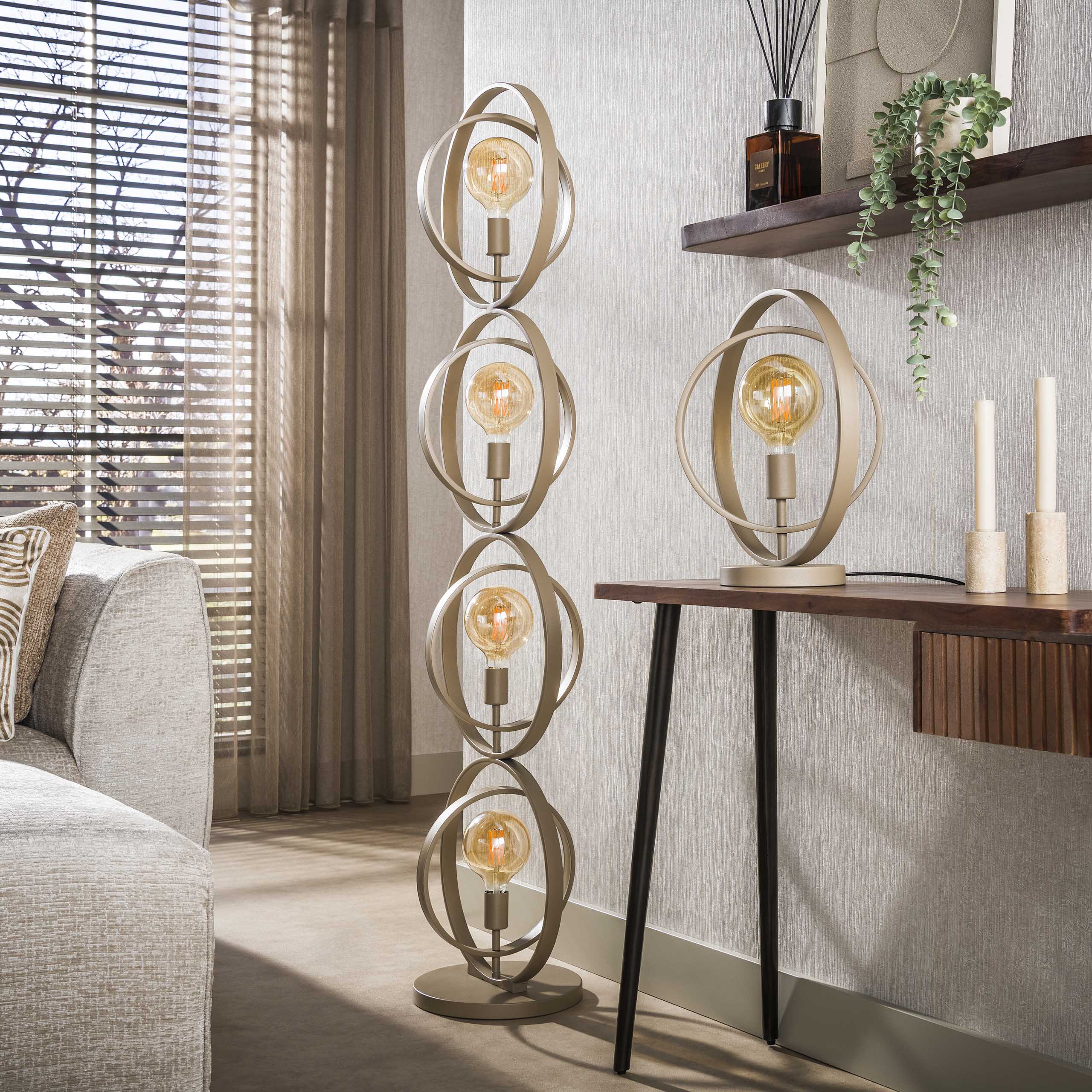 Turnara 4-lichts - beige vloerlamp